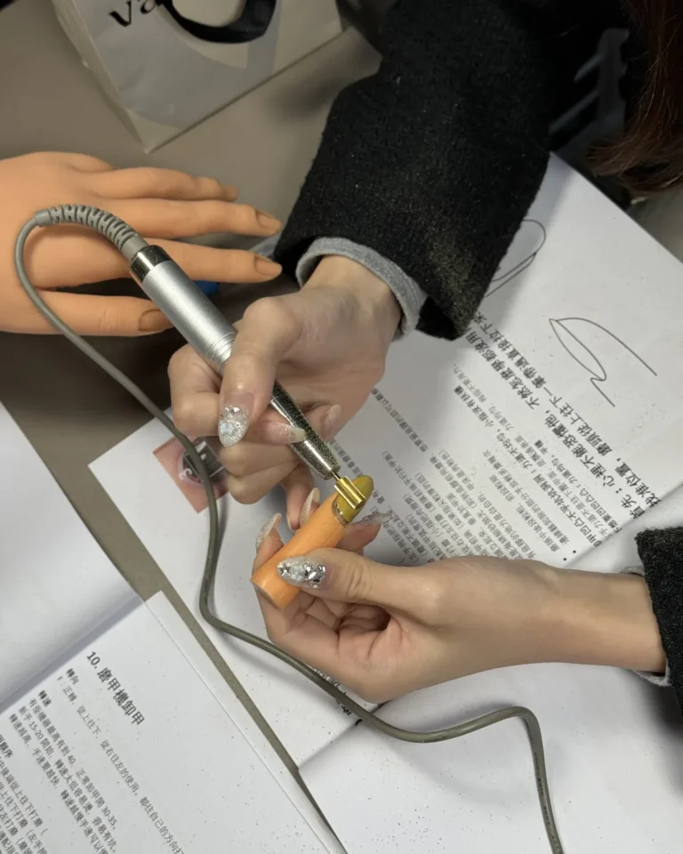 學美甲 大概要花多少錢？